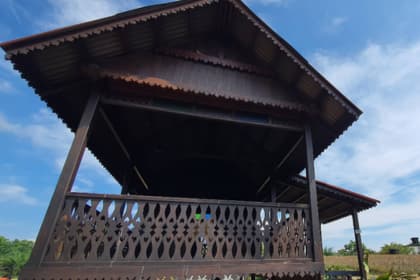 Sky Ladder Pineapple Farm